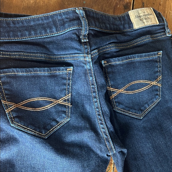 Abercrombie & Fitch Women's Low/Midrise bootcut jeans - Picture 3 of 6